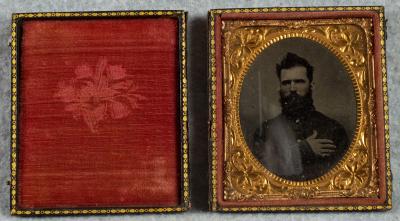 Picture Civil War Union Soldier Tin Type Cased