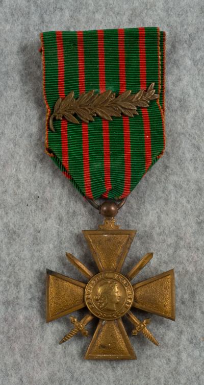 WWI 1918 French Croix de Guerre Medal with Palm