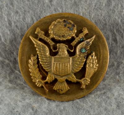 WWII era US Army Enlisted Visor Cap Badge