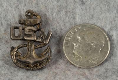 WWII era USN Navy Fouled Anchor Badge Device 