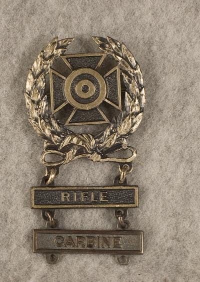 WWII Army Expert Badge Rifle Carbine