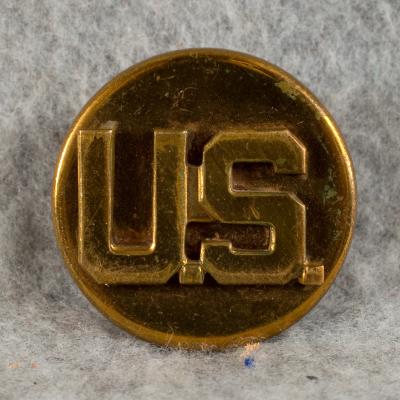 SOLD Archive Area-- Collar Disc US Enlisted Screw Back