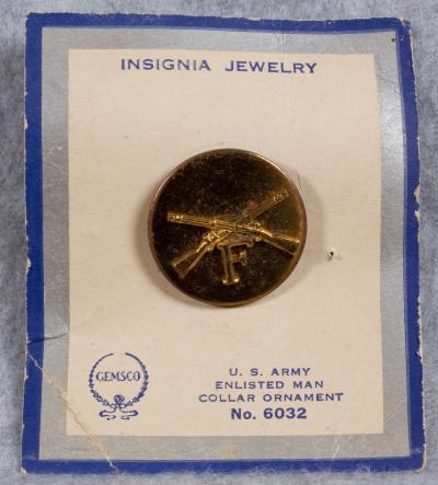 WWII Infantry F Collar Disk Screw Back