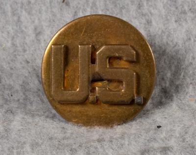 SOLD Archive Area-- Collar Disk US Enlisted Screwback