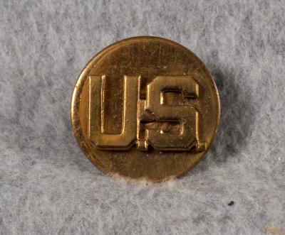SOLD Archive Area-- Collar Disk US Enlisted Screwback