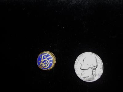 WWII 5th AAF Button Hole Insignia