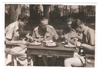 German Press Photo Luftwaffe Bomber Crew Relaxing