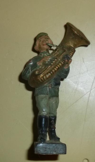 WWII German Lineol Toy Soldier