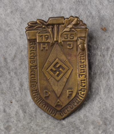 HJ 1935 DAF  Tinnie Badge