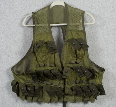 Vietnam Era 1974 Grenade Vest Nylon Duck Large