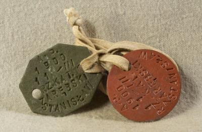 WWII British Fiber Dog Tags Pair