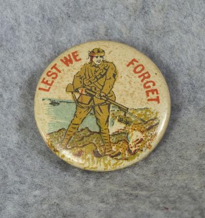 WWI Australian Gallipoli Button Lest We Forget