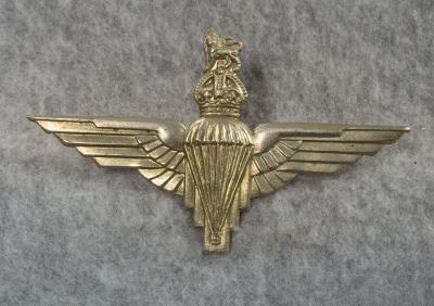 WWII era British Parachute Regiment Cap Badge