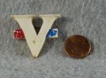 WWII V for Victory Sweetheart Brooch Pin